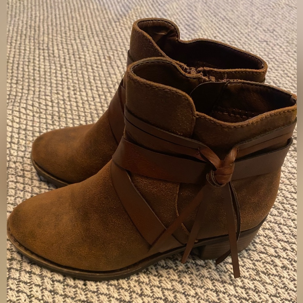 Limelight girls ankle boot